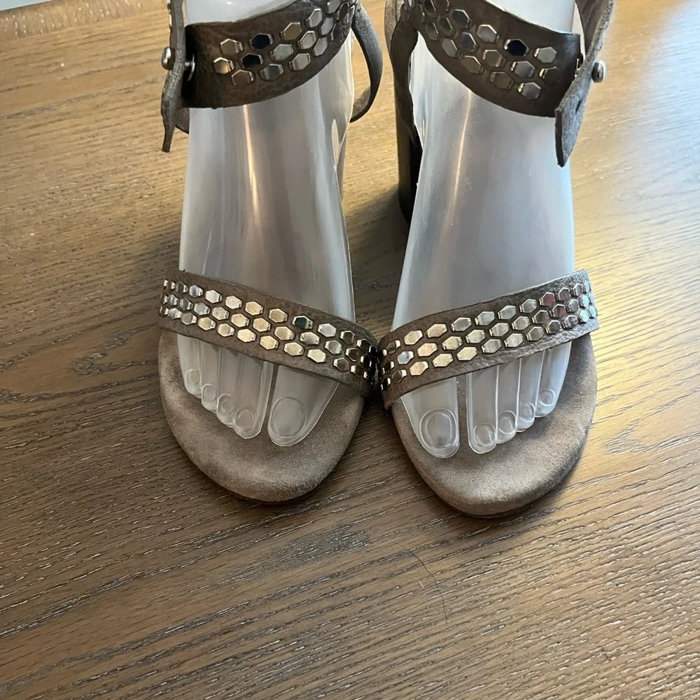 Calleen Cordero Grey Leather Sandals with Metallic Accents 9.5